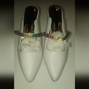 Masseys krystal white faux leather mules shoes shoes size 9m
